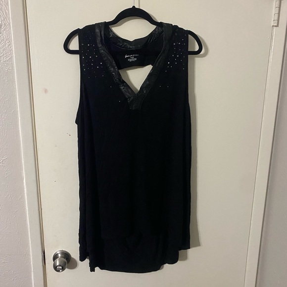 Very cute hi lo top - Picture 1 of 2